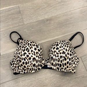 Pink Victoria secret bra size 34C push-up